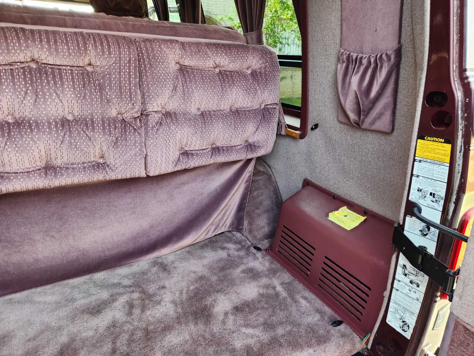 GMC-Vandura-1990-VAN-25