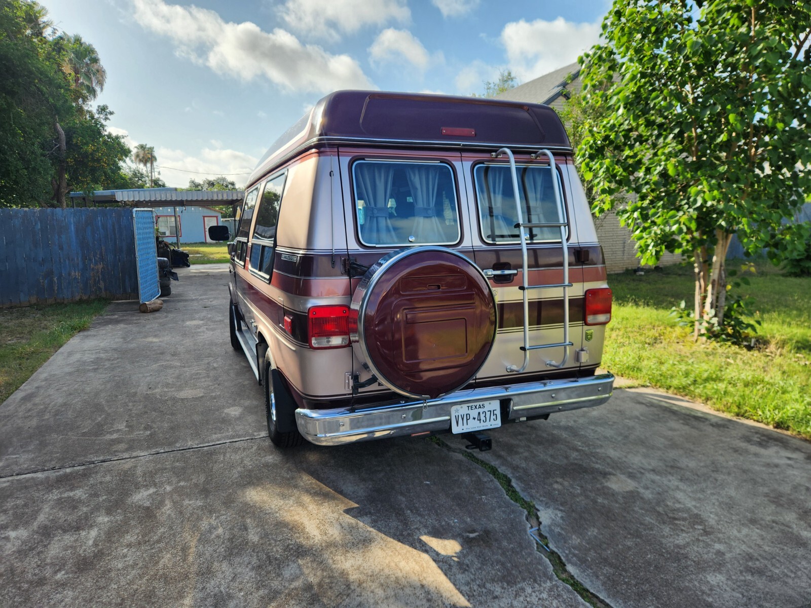 GMC-Vandura-1990-VAN-3