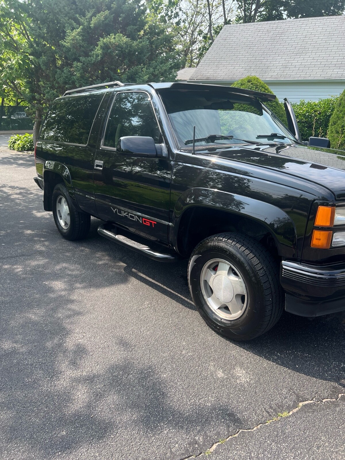 GMC-Yukon-1994-2
