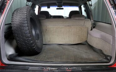 GMC-Yukon-1995-SUV-23