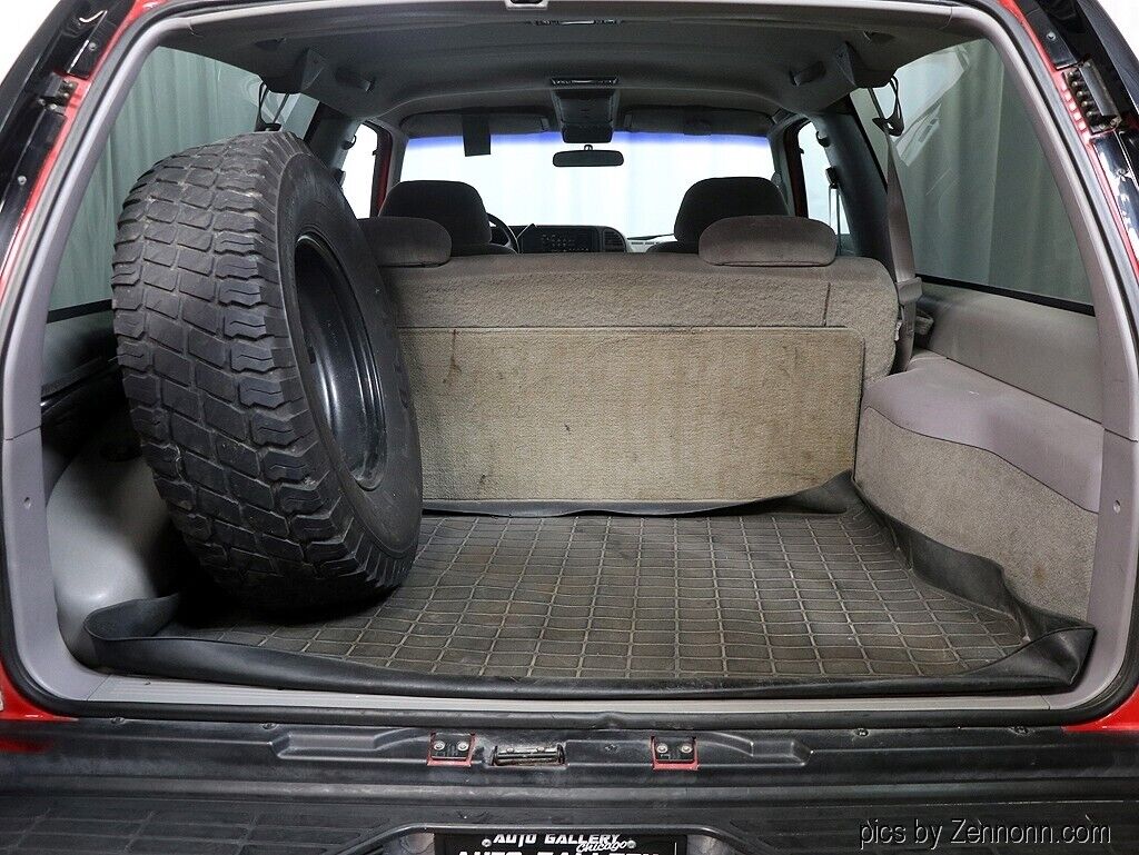 GMC-Yukon-1995-SUV-23