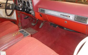 Gmc-1979-red-11