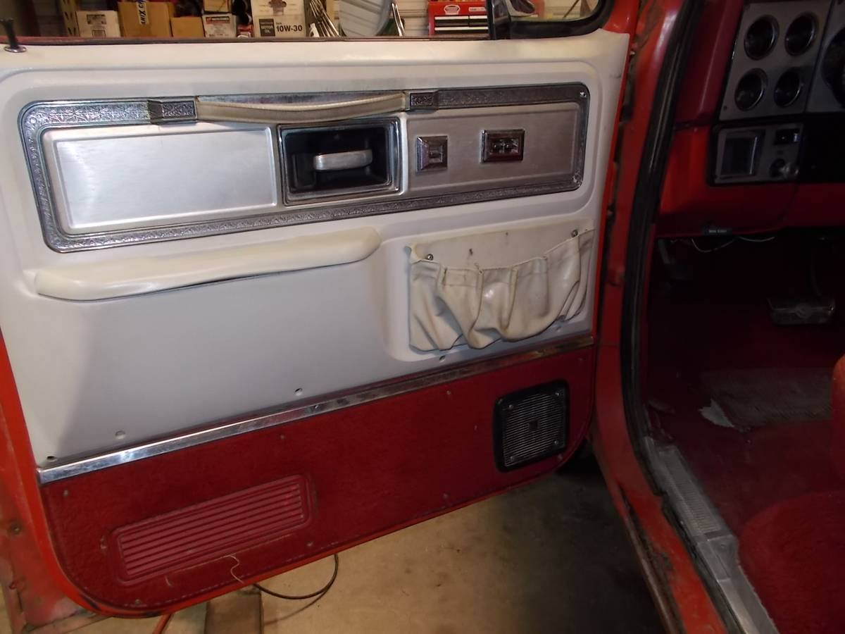 Gmc-1979-red-9