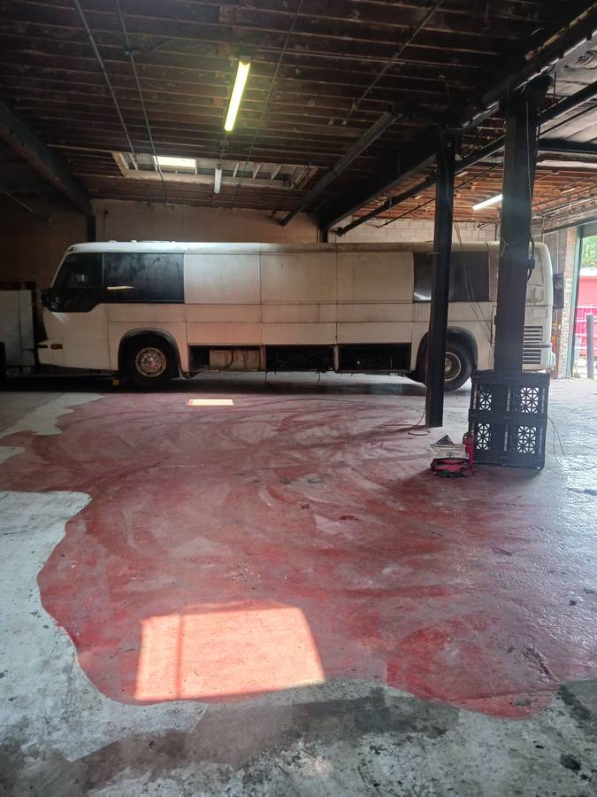 Gmc-Bus-diesel-1984-white-3