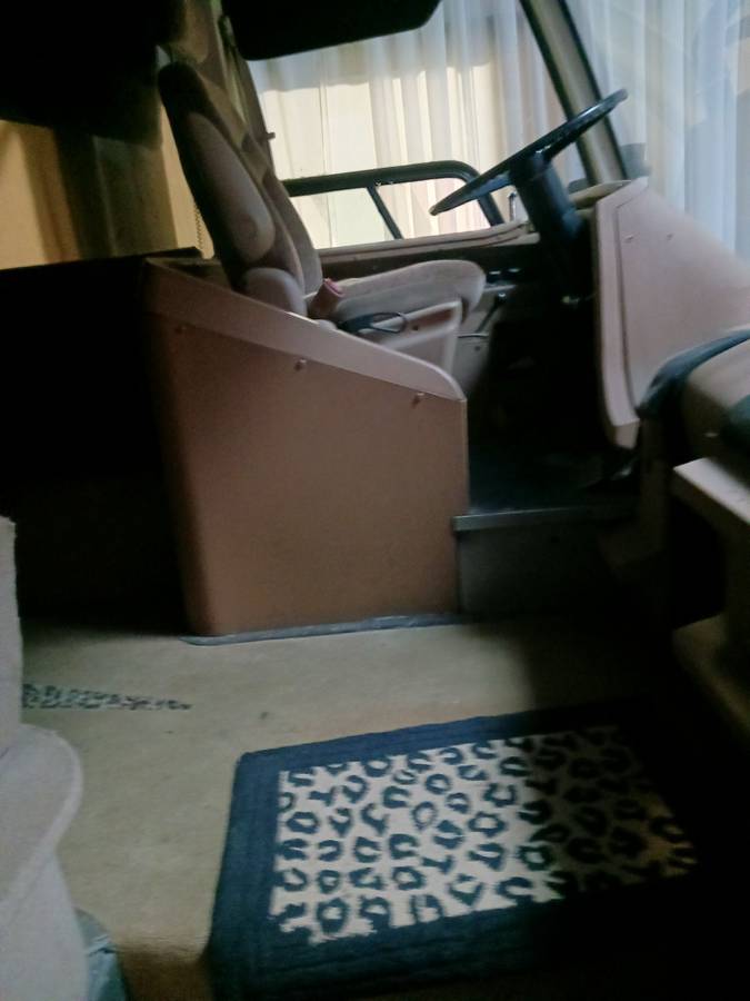 Gmc-Bus-diesel-1984-white-8