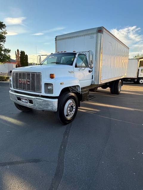 Gmc-C7-7000-medium-duty-medium-conventional-104-dies-1994-white-1