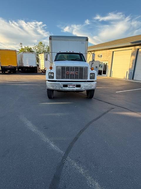 Gmc-C7-7000-medium-duty-medium-conventional-104-dies-1994-white-5