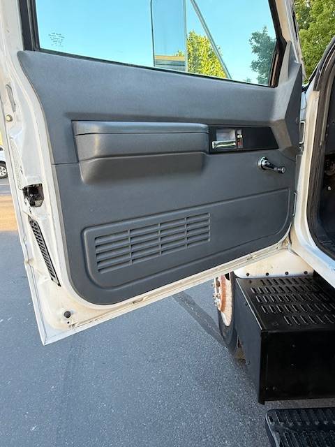 Gmc-C7-7000-medium-duty-medium-conventional-104-dies-1994-white-7
