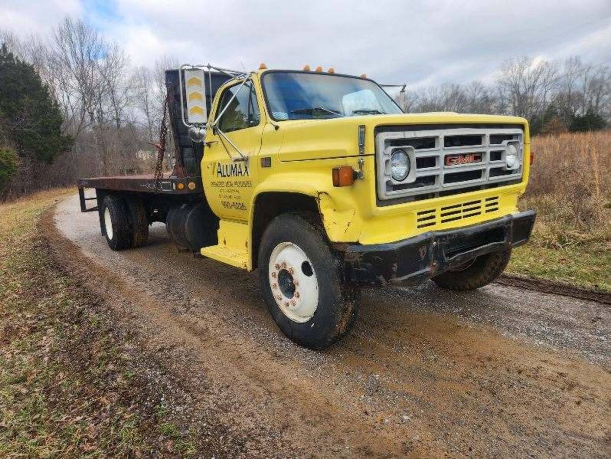 Gmc C7 7000 medium duty medium conventional - 97.5  1986 yellow