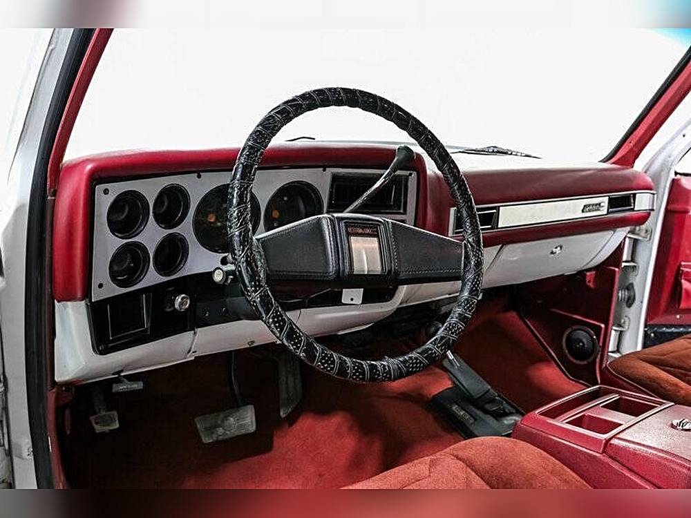 Gmc-Jimmy-1984-custom-13
