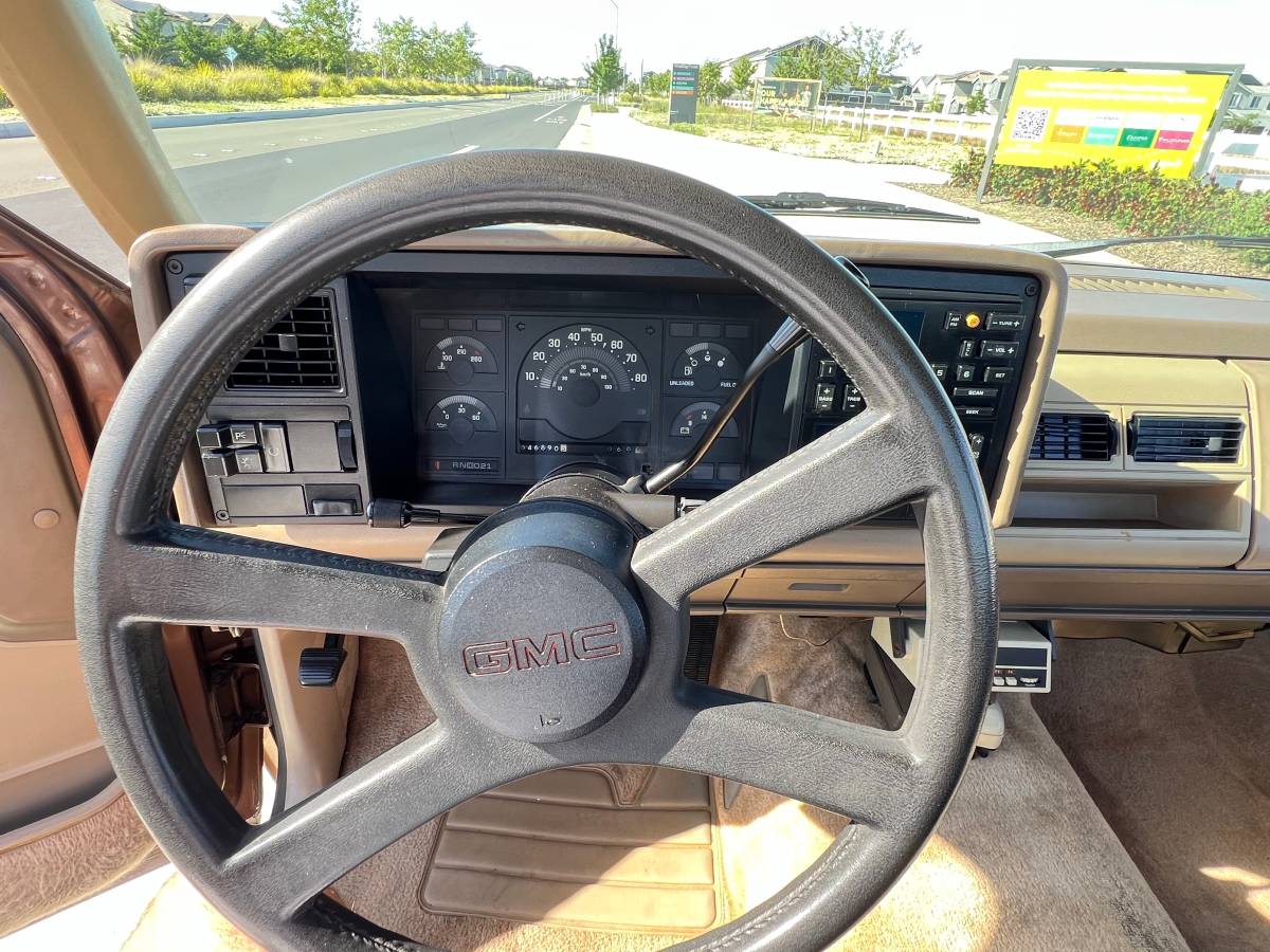 Gmc-Sierra-1500-shortbed-1988-brown-10
