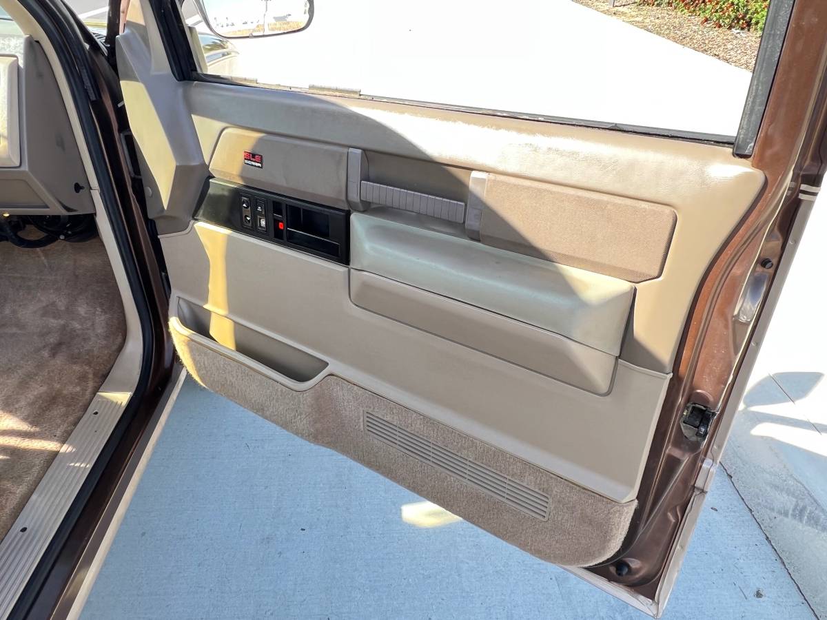 Gmc-Sierra-1500-shortbed-1988-brown-12