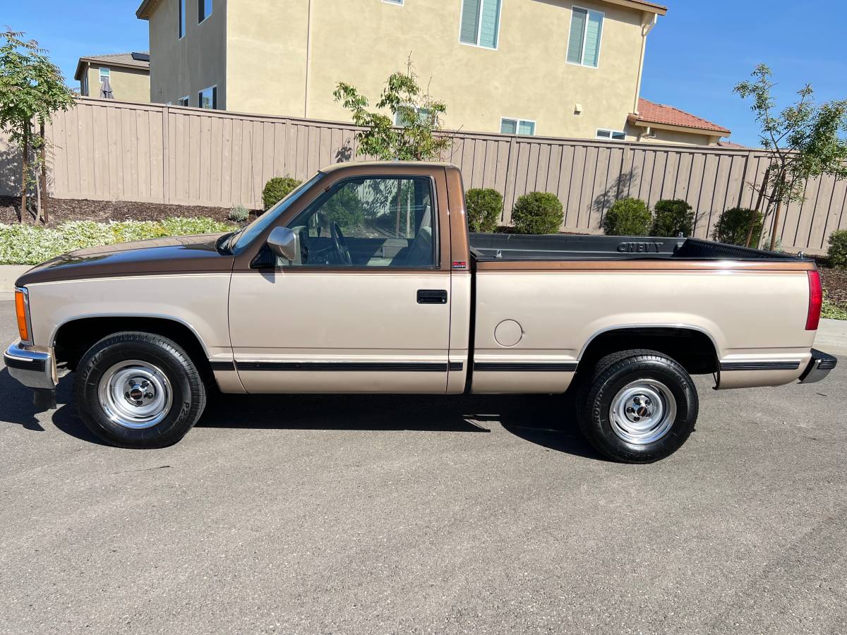 Gmc-Sierra-1500-shortbed-1988-brown-3