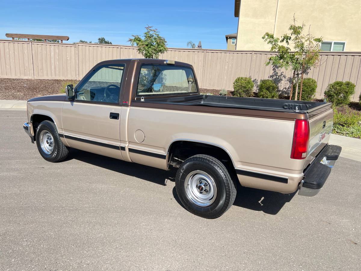 Gmc-Sierra-1500-shortbed-1988-brown-4