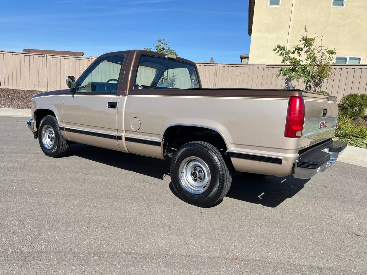 Gmc-Sierra-1500-shortbed-1988-brown-5