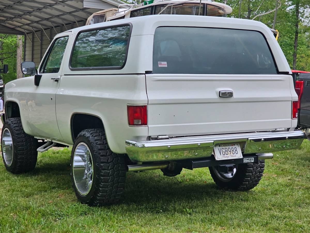 Gmc-Sierra-1988-white-3
