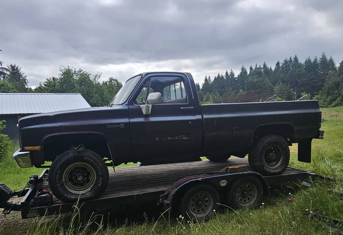 Gmc-Sierra-2500-1984-brown-13