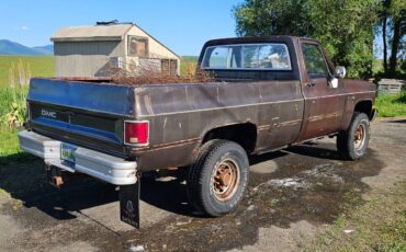 Gmc-Sierra-2500-1984-brown-2