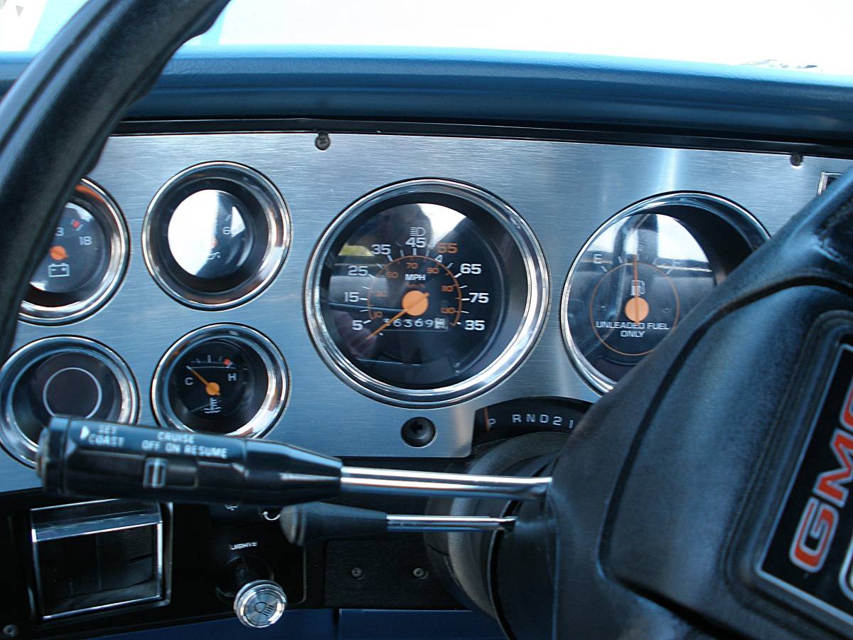 Gmc-Sierra-classic-c-1500-1981-blue-8
