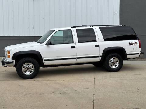 Gmc-Suburban-2500-diesel-1995-white-1
