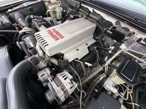 Gmc-Suburban-2500-diesel-1995-white-10