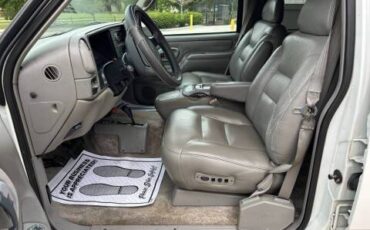 Gmc-Suburban-2500-diesel-1995-white-12