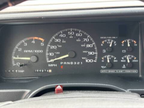 Gmc-Suburban-2500-diesel-1995-white-17