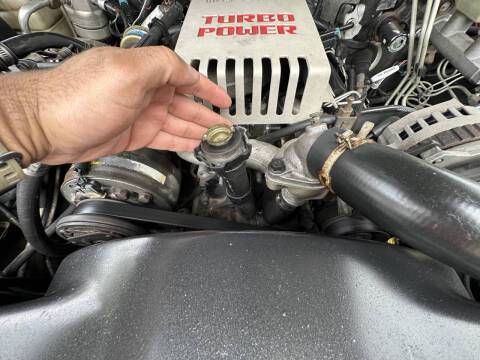 Gmc-Suburban-2500-diesel-1995-white-8