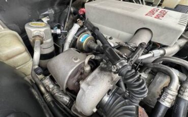 Gmc-Suburban-2500-diesel-1995-white-9