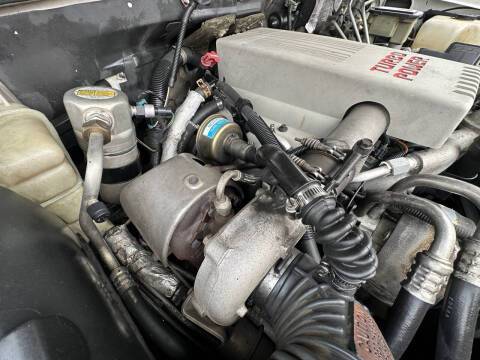 Gmc-Suburban-2500-diesel-1995-white-9