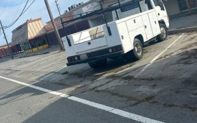 Gmc W4 4500 medium duty med tilt 67.9 bbc  1995 white
