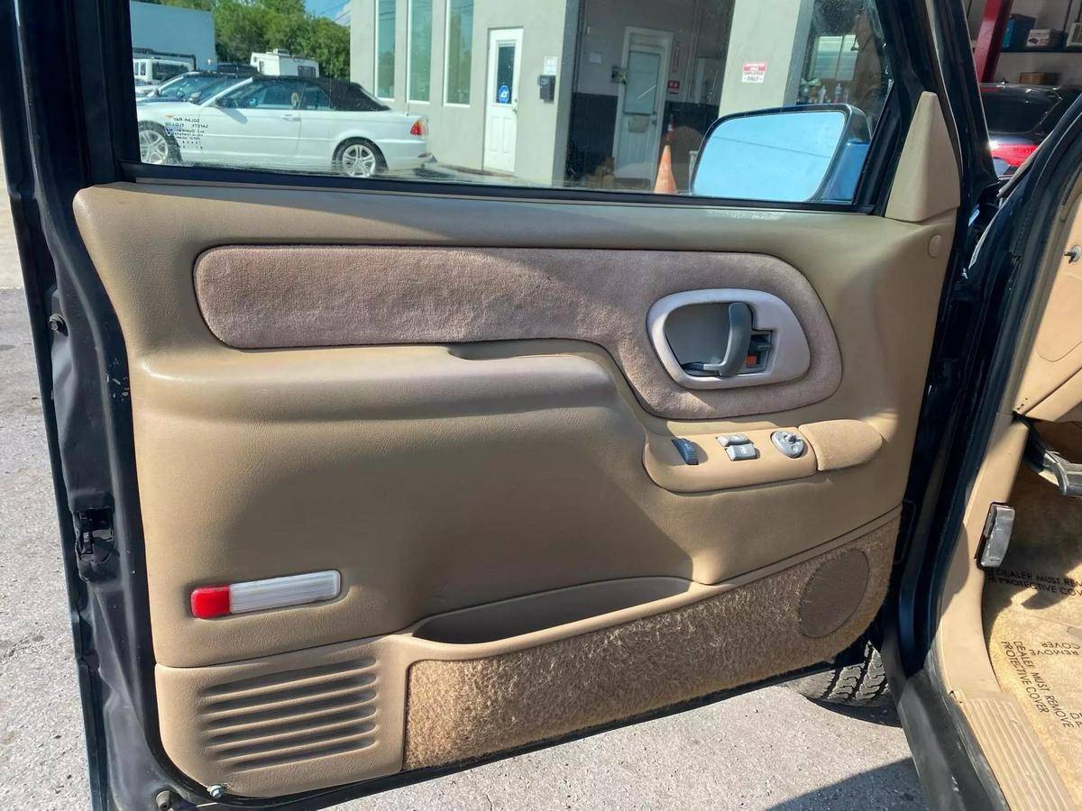 Gmc-Yukon-1995-blue-13
