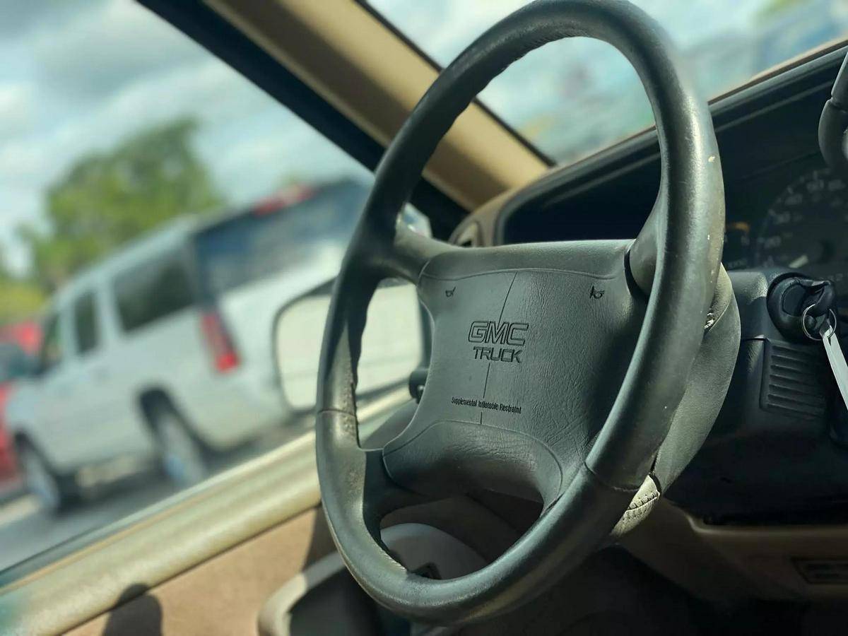 Gmc-Yukon-1995-blue-18