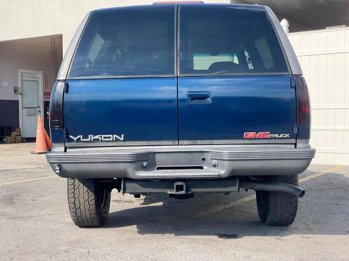 Gmc-Yukon-1995-blue-4