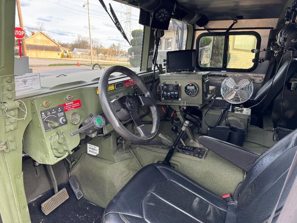 Hummer-H1-1993-SUV-9
