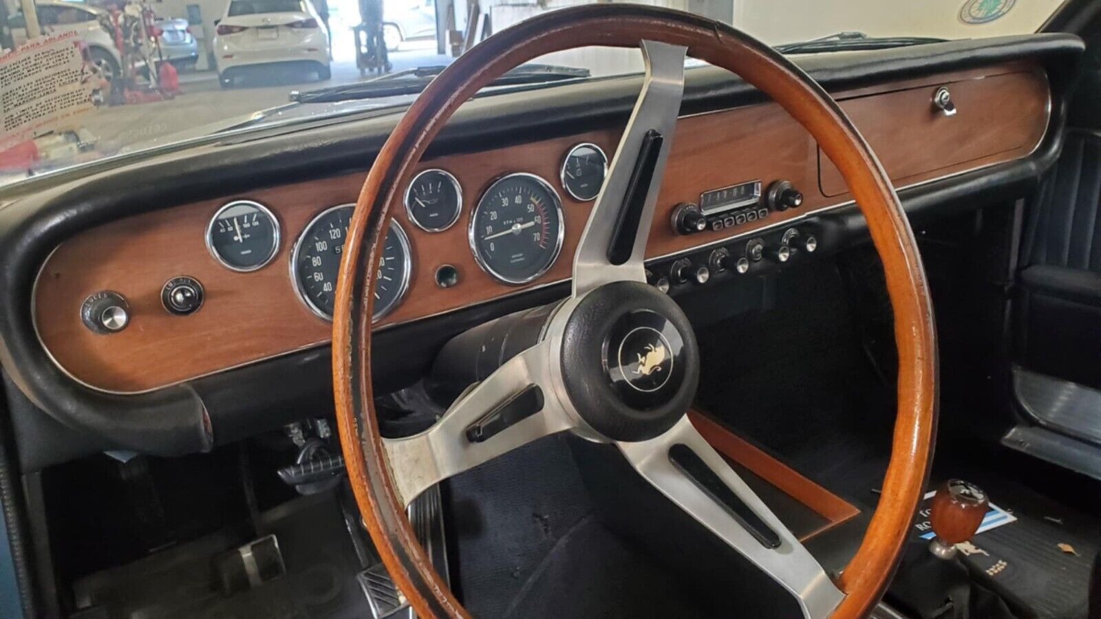 Ika-Torino-380-Pininfarina-Torino-1967-Coupe-10