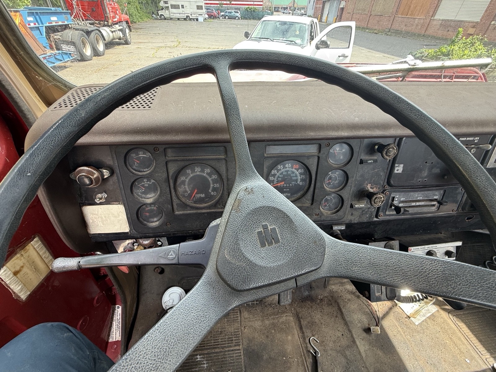 International-F-1979-7