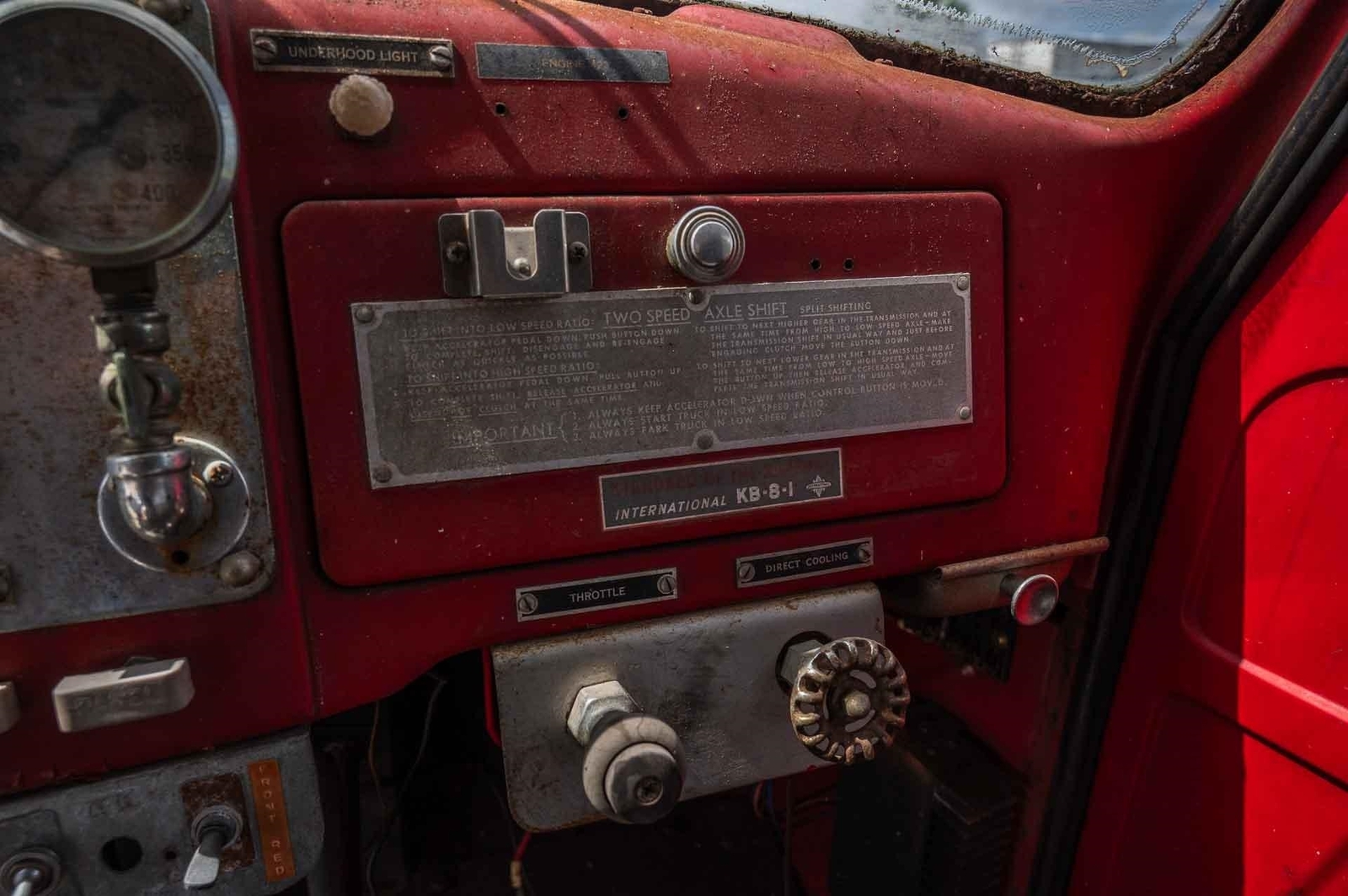 International-Fire-Truck-1951-2-Door-30