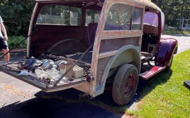 International-Harvester-12-Ton-Statin-Wagon-1941-WOODIE-STATION-WAGON-2