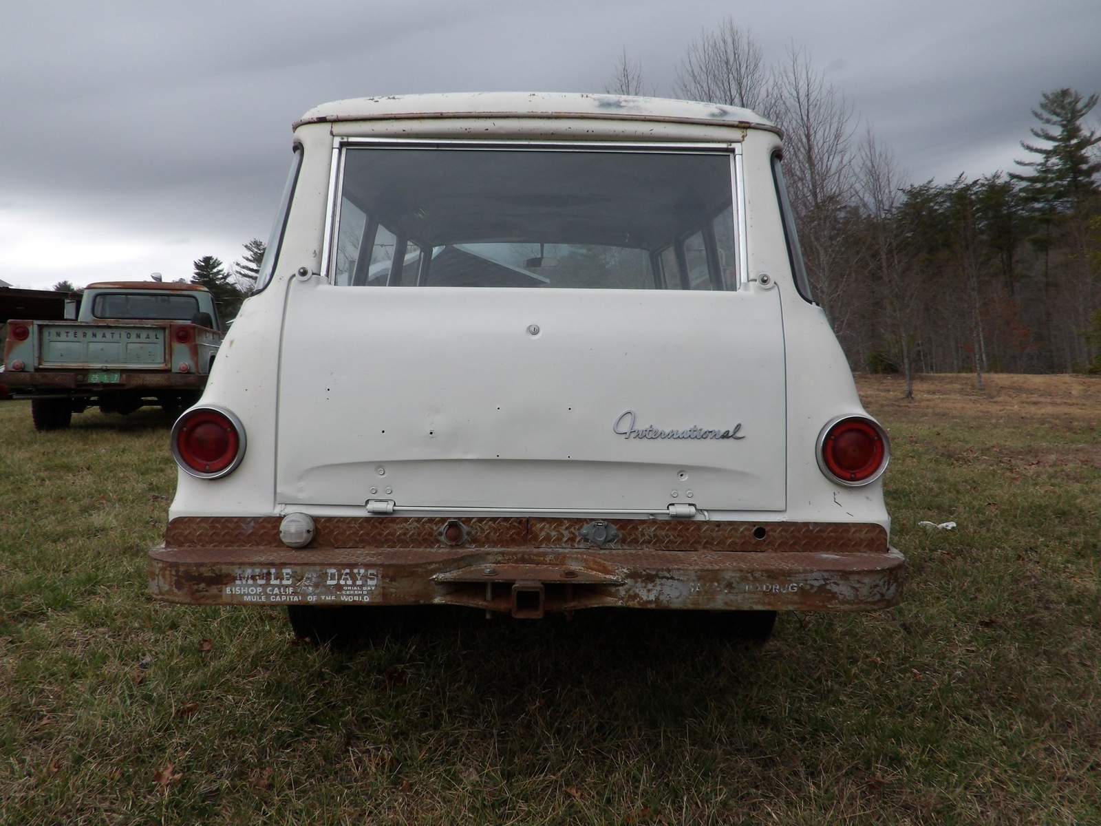 International-Harvester-1200-Travelall-1965-SUV-15