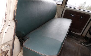 International-Harvester-1200-Travelall-1965-SUV-7