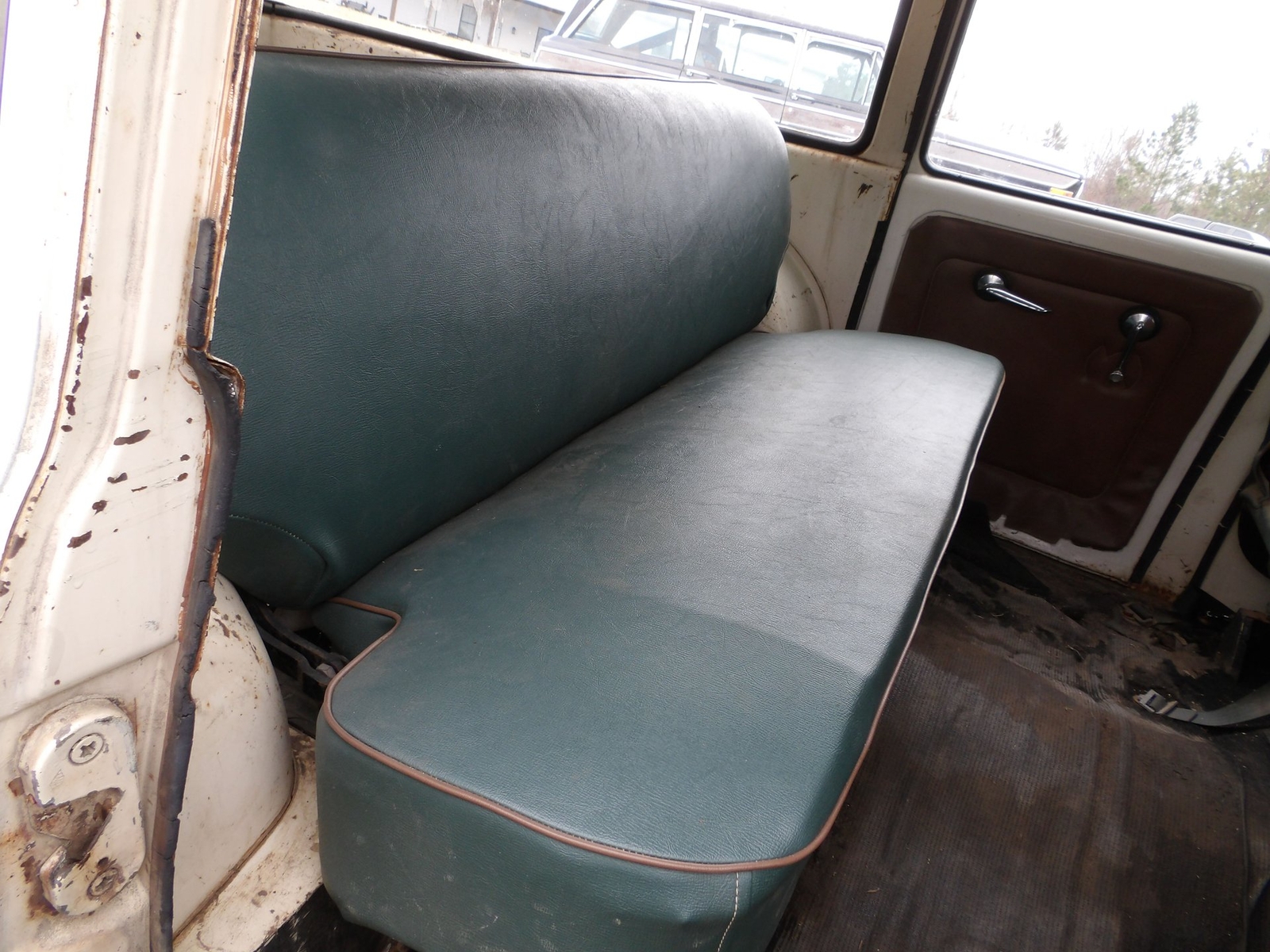 International-Harvester-1200-Travelall-1965-SUV-7