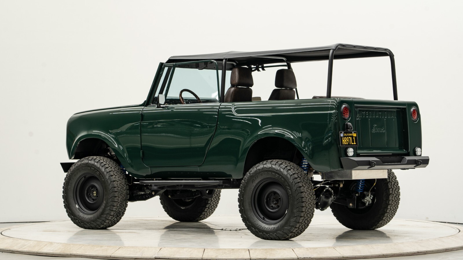 International-Harvester-Scout-1971-SUV-11