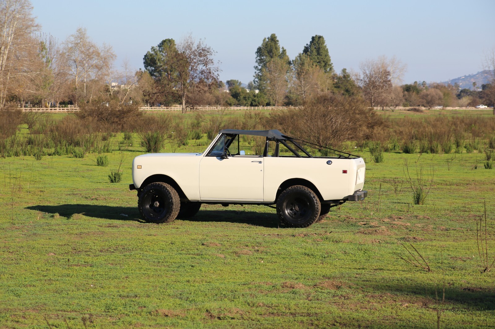 International-Harvester-Scout-1975-SUV-10