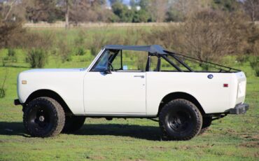 International-Harvester-Scout-1975-SUV-11