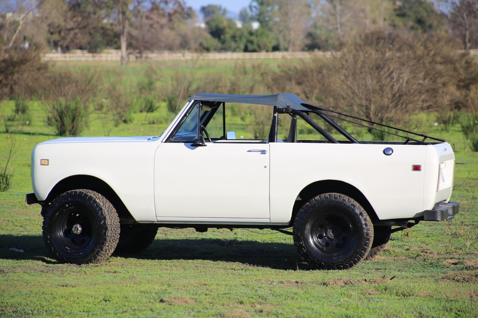 International-Harvester-Scout-1975-SUV-11
