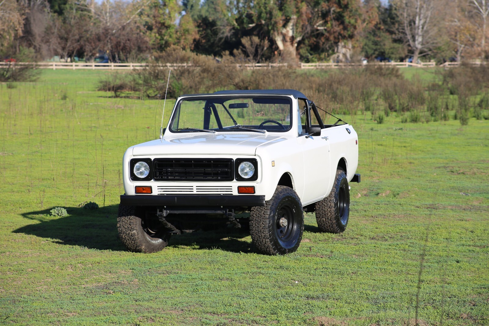 International-Harvester-Scout-1975-SUV-3