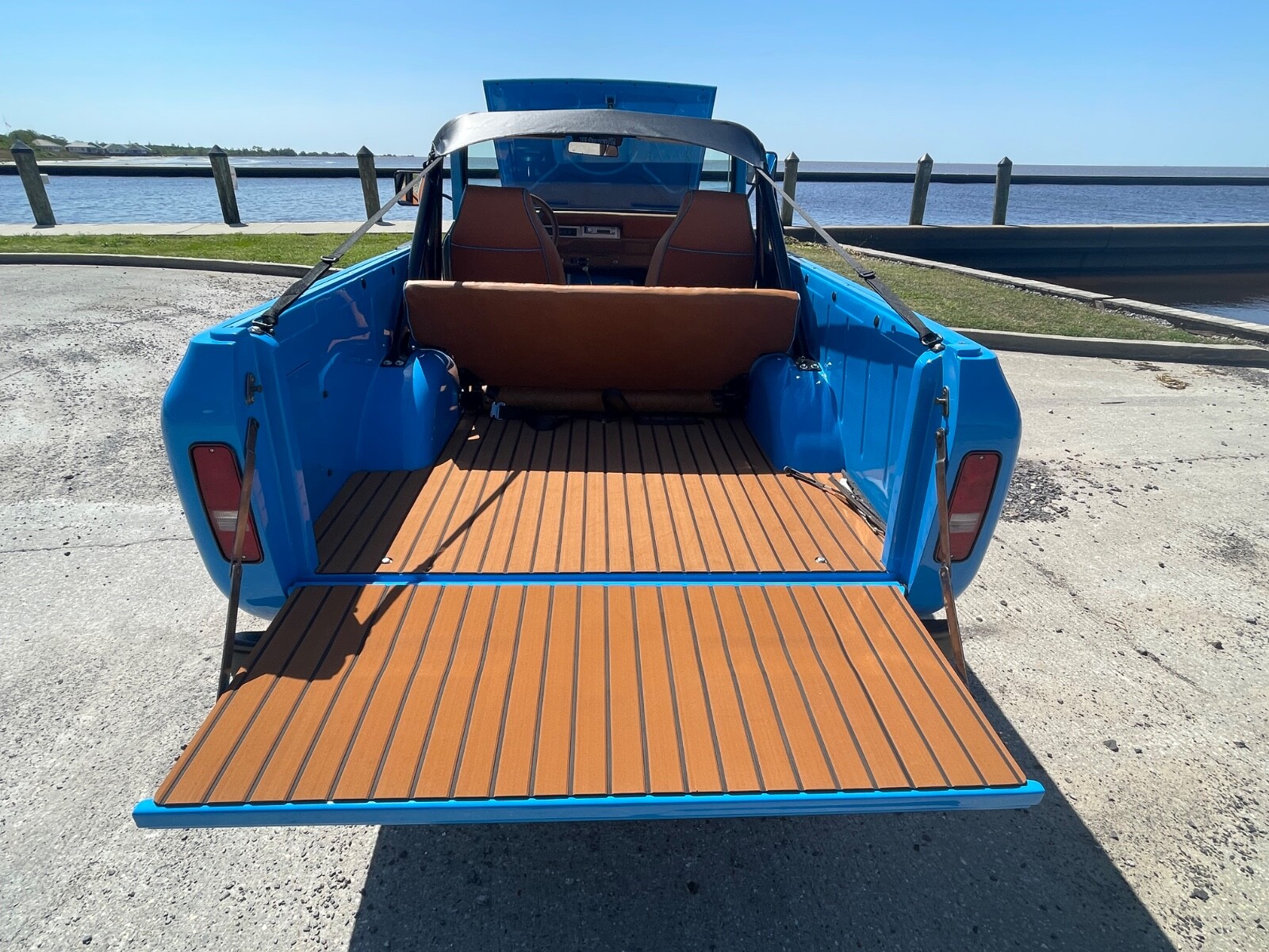 International-Harvester-Scout-1976-Convertible-14