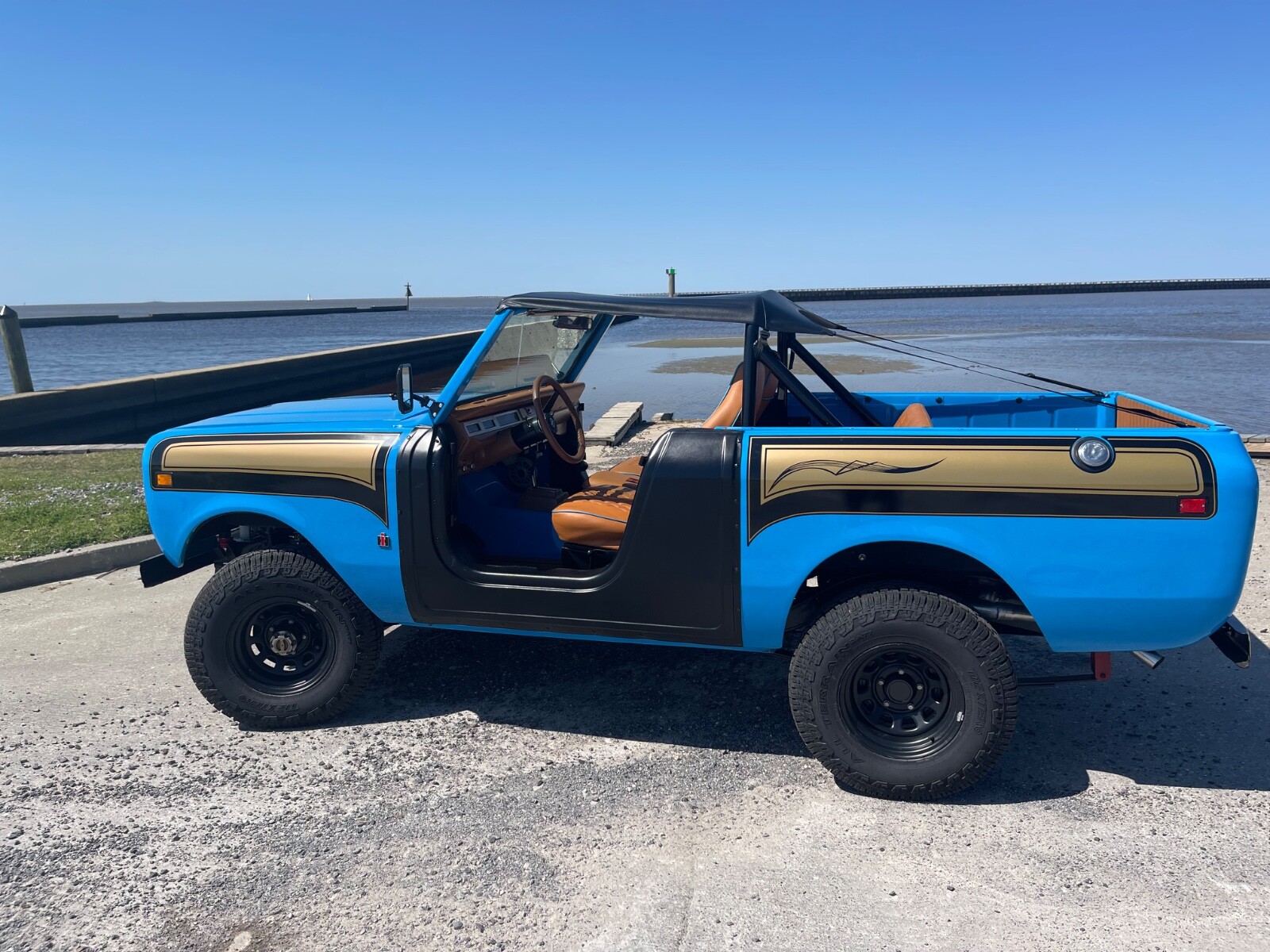 International-Harvester-Scout-1976-Convertible-18