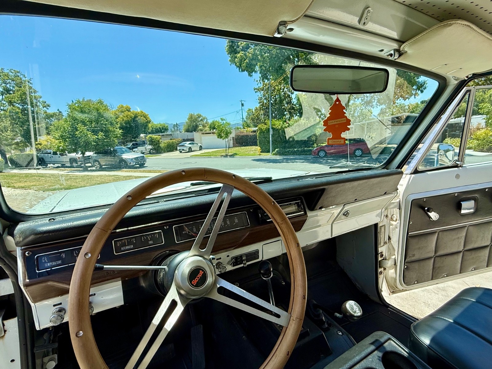 International-Harvester-Scout-1976-SUV-12